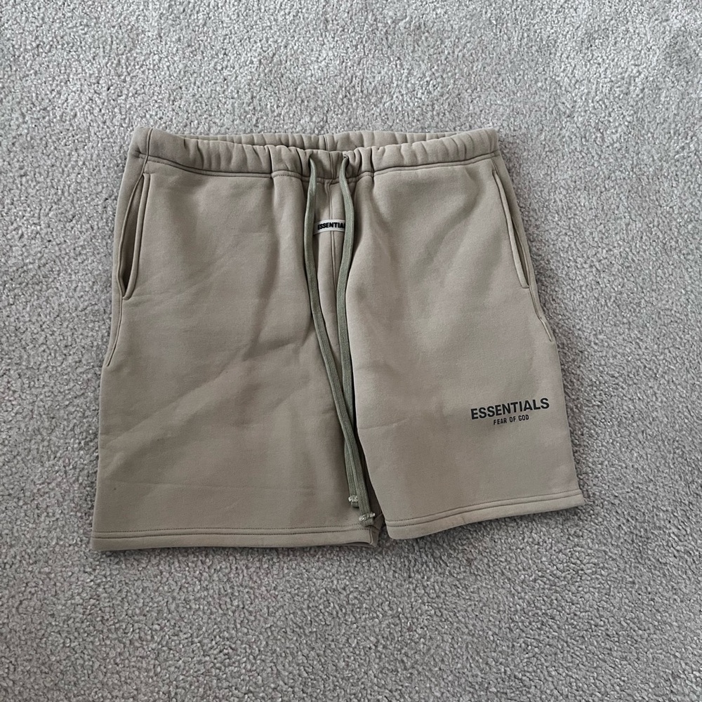 Fear of god essential short Size s